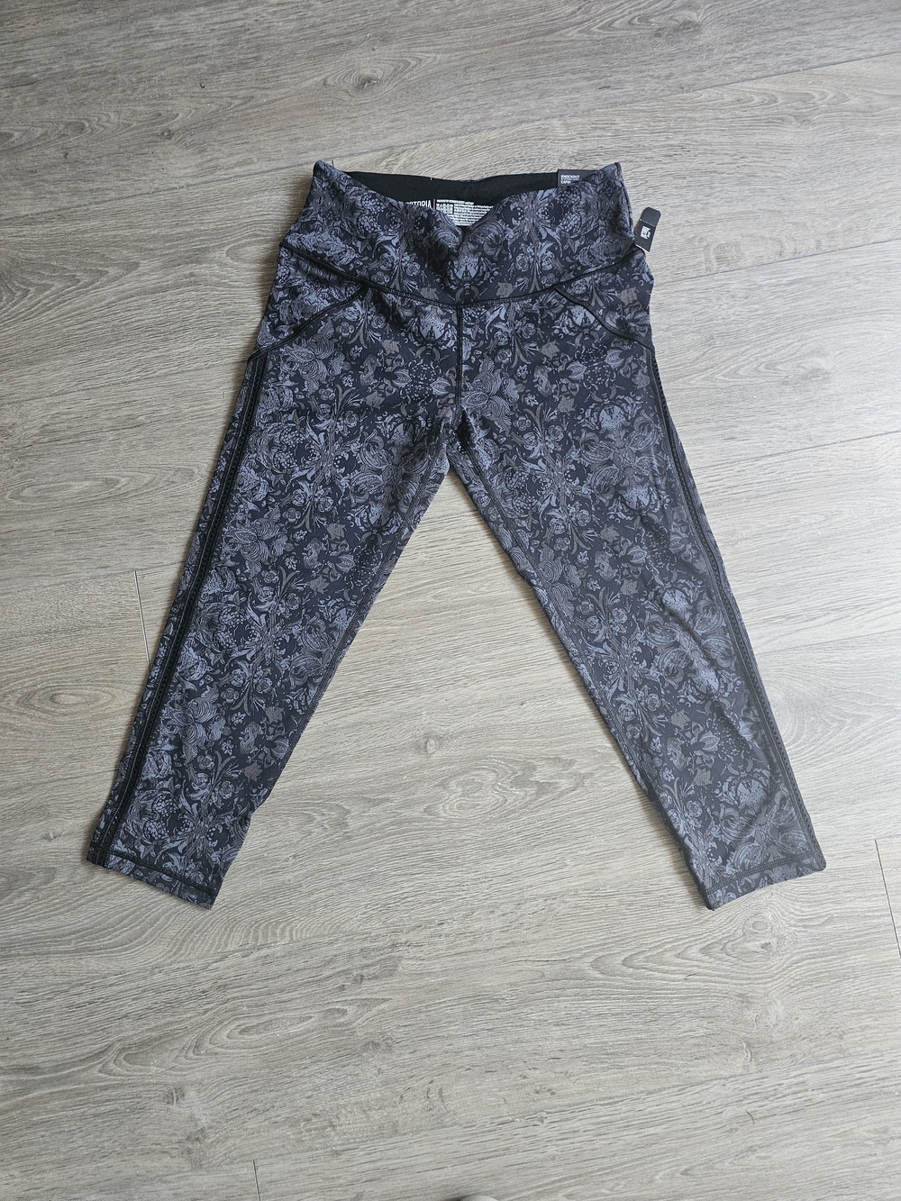 Victoria's Secret Knockout Black & Charcoal Floral Capri